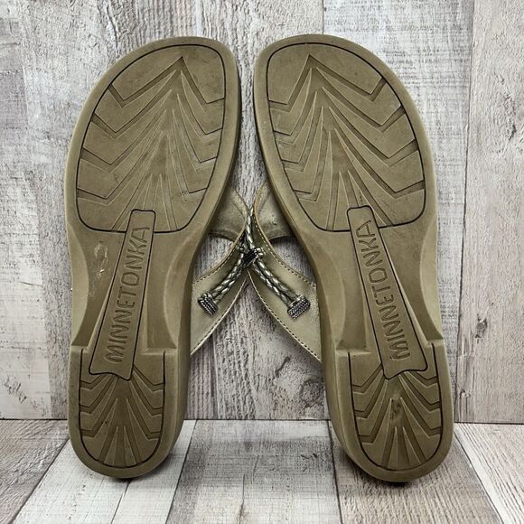 Minnetonka Women's Silverthorne Thong Sandals Flip Flops Leather Gold Size 9 - Picture 12 of 13